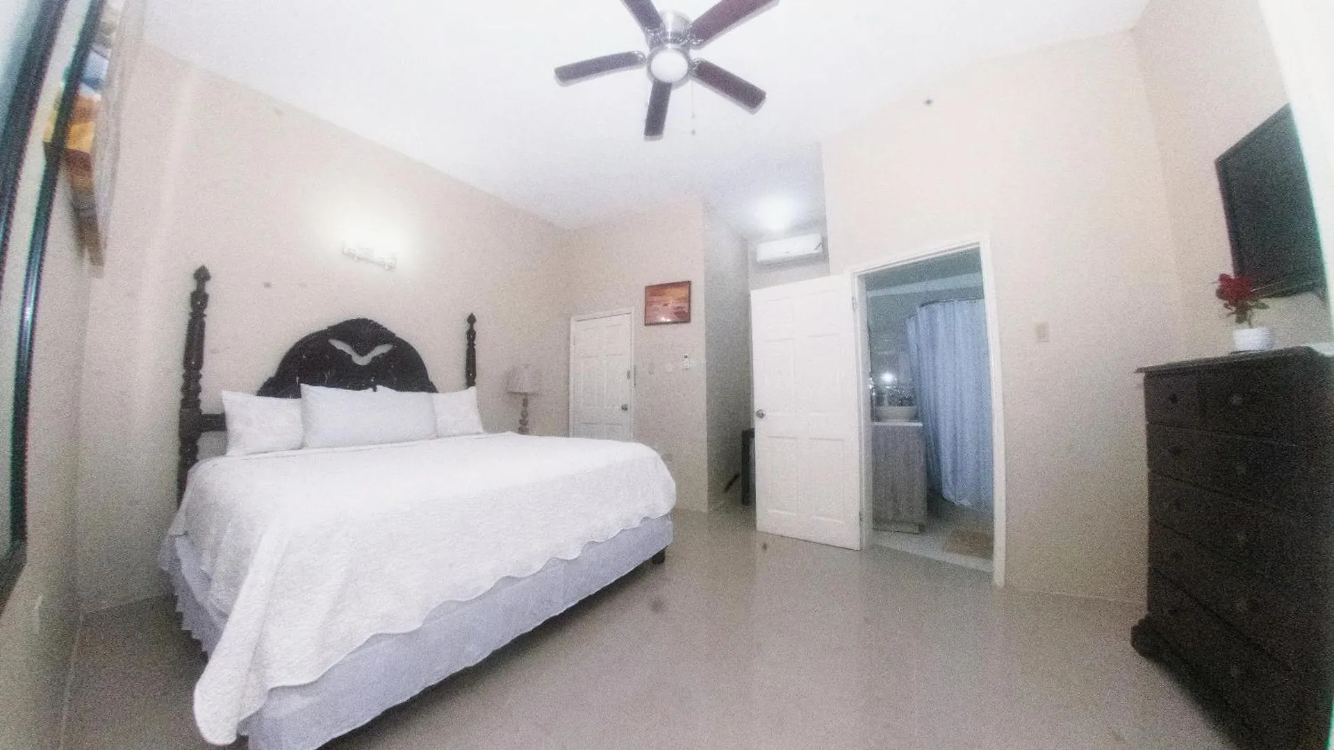 Dela De-Rose Guest House Negril Jamaica Giamaica